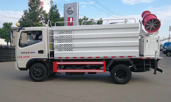 藍牌灑水車價格_時風風馳5方藍牌綠化灑水車