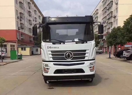 20方灑水車報(bào)價(jià)表_國(guó)六20方東風(fēng)專底D3S后雙橋綠化灑水車